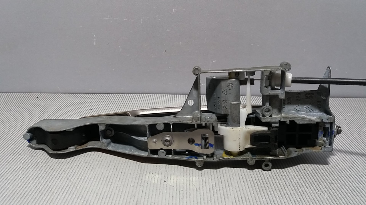 RUCKA VRATA PEUGEOT 208 > 12-15 9680168580