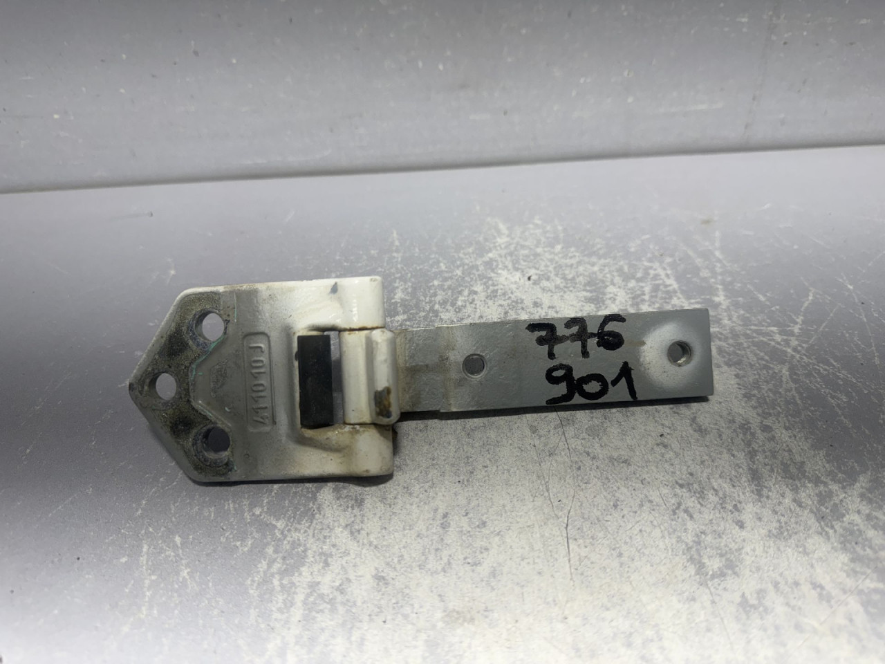 DIJELOVI BAGLAMA VW CADDY > 10-15 2K0827151C