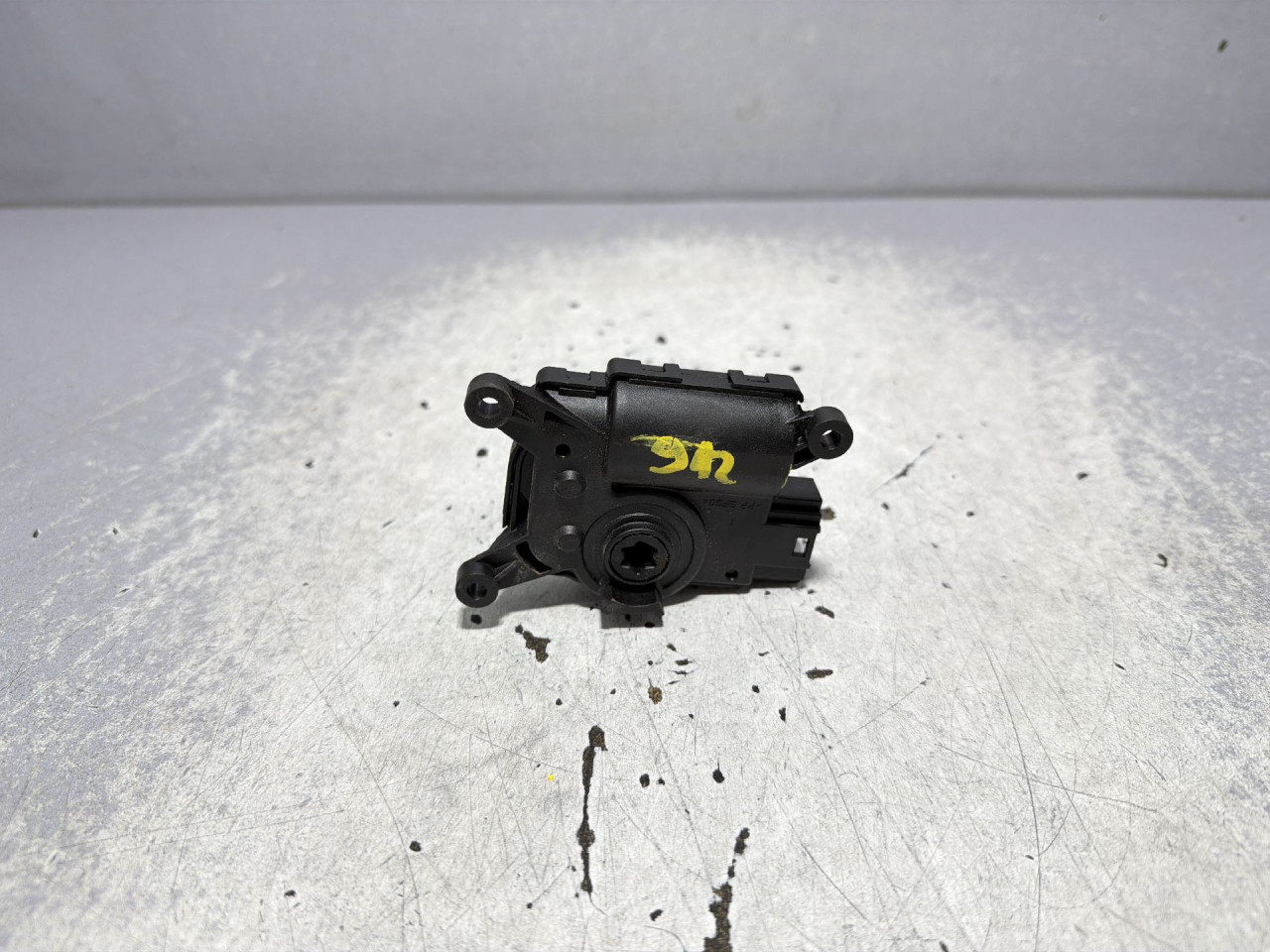DIJELOVI MOTORIC KLAPNE SKODA KAROQ > 17- 2Q0907511F