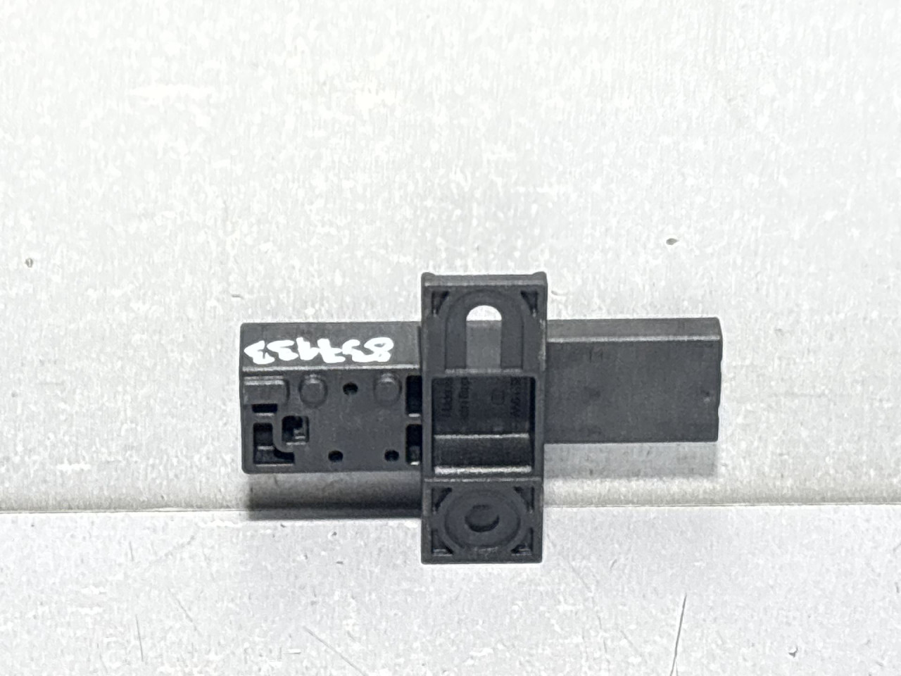 DIJELOVI ANTENA VW GOLF 7 > 12-16 4M0907247