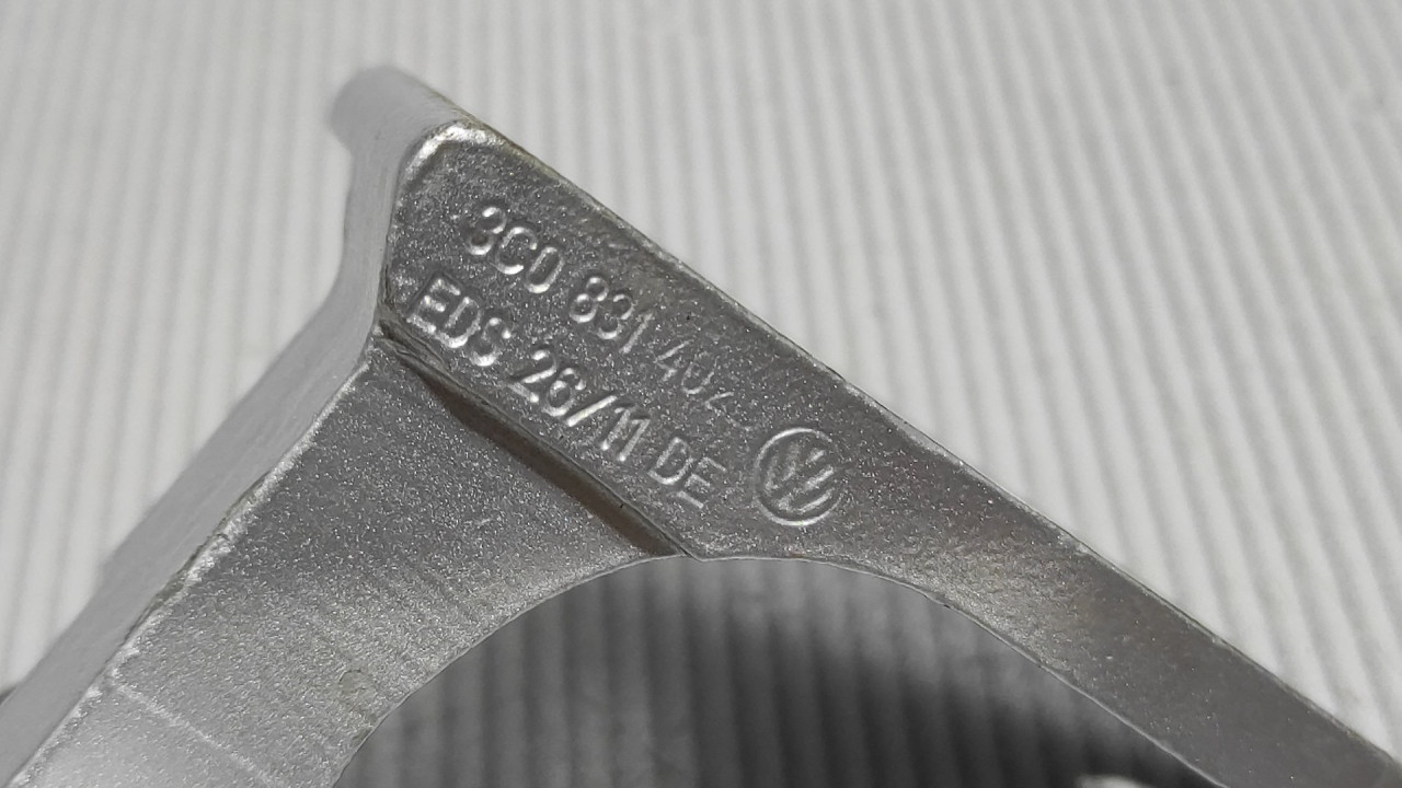 DIJELOVI BAGLAMA VW PASSAT B7 > 10-14 3C0831402D