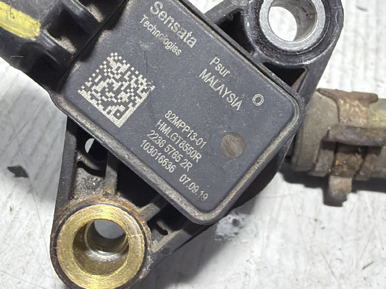DIJELOVI SENZOR PRITISKA RENAULT TRAFIC > 14- 2.0 223057652R