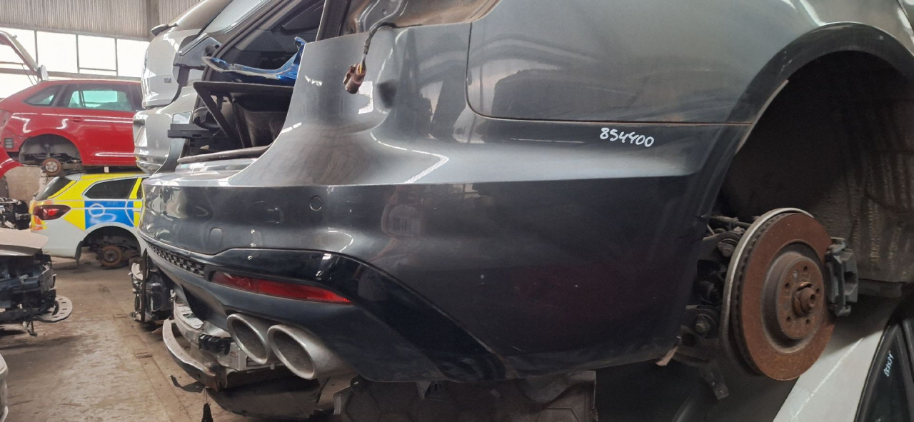 DIJELOVI BRANIK AUDI A4 (B9) > 19- 8W9807067TGRU