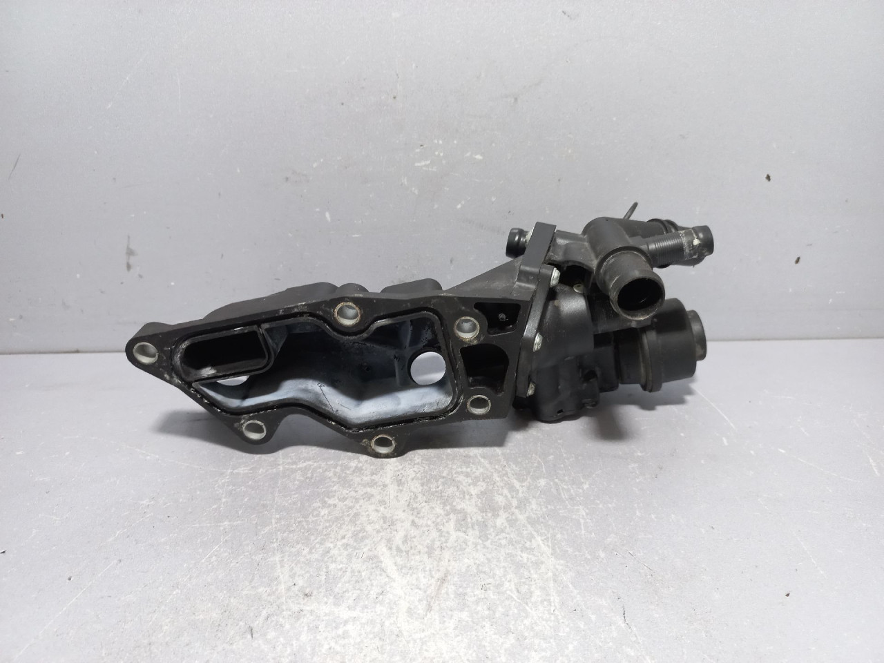 KUCISTE TERMOSTATA NISSAN QASHQAI > 14-17 110601073R