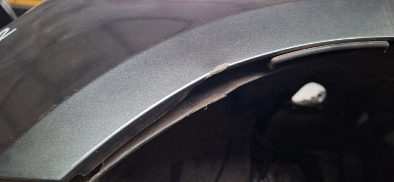 DIJELOVI BLATOBRAN AUDI A4 (B9) > 19- 8W0821105D