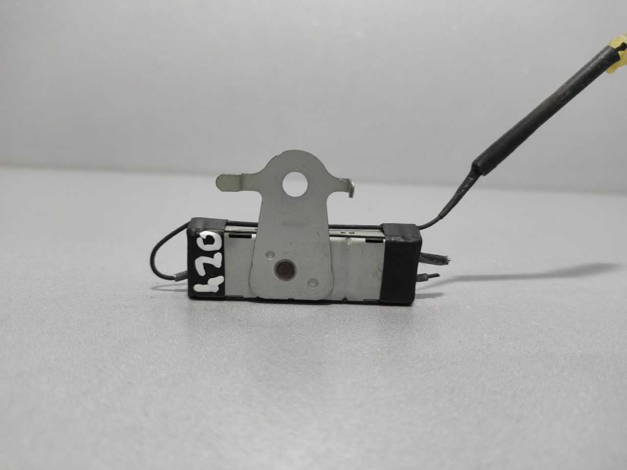 DIJELOVI ANTENA TOYOTA COROLLA > 13-19 8630002380