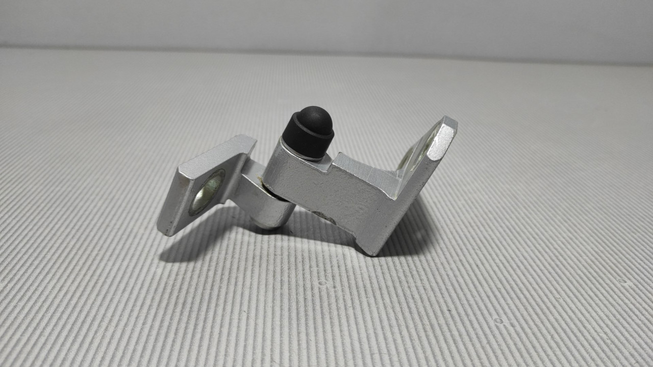 DIJELOVI BAGLAMA VW PASSAT B7 > 10-14 3C0831402D