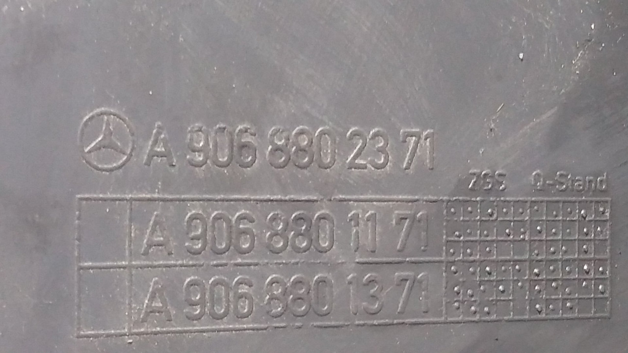 PLASTIKA BRANIKA MERCEDES SPRINTER > 06-13 A9068802371