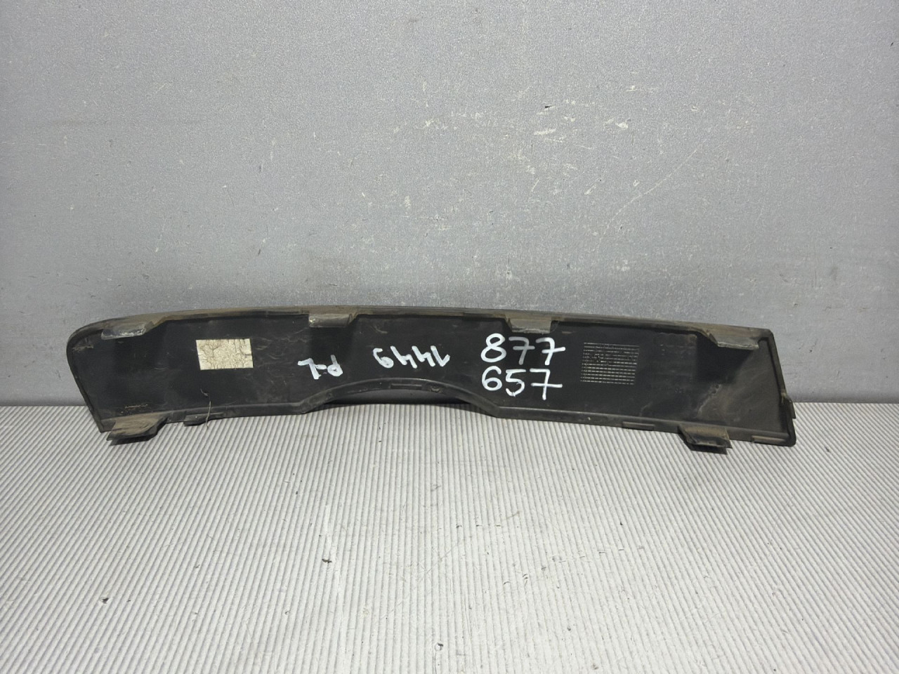 DIJELOVI PLASTIKA AUDI Q3 > 11-15 2.0 8U0807379B