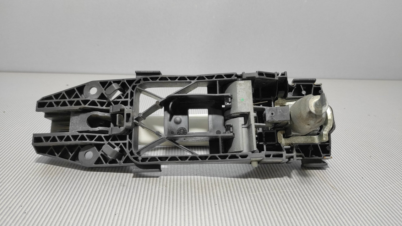 DIJELOVI RUCKA VRATA SKODA FABIA > 14- 5N0837885H