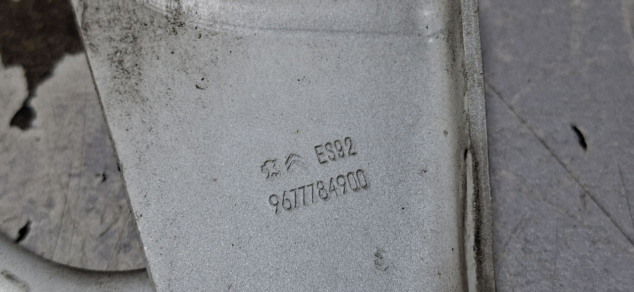 DIJELOVI SKARE OD HAUBE PEUGEOT 308 > 17-21 1.5 9677784900