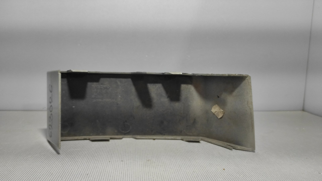 ZADNJI DIO BRANIKA VOLVO XC90 > 02-06 8620819