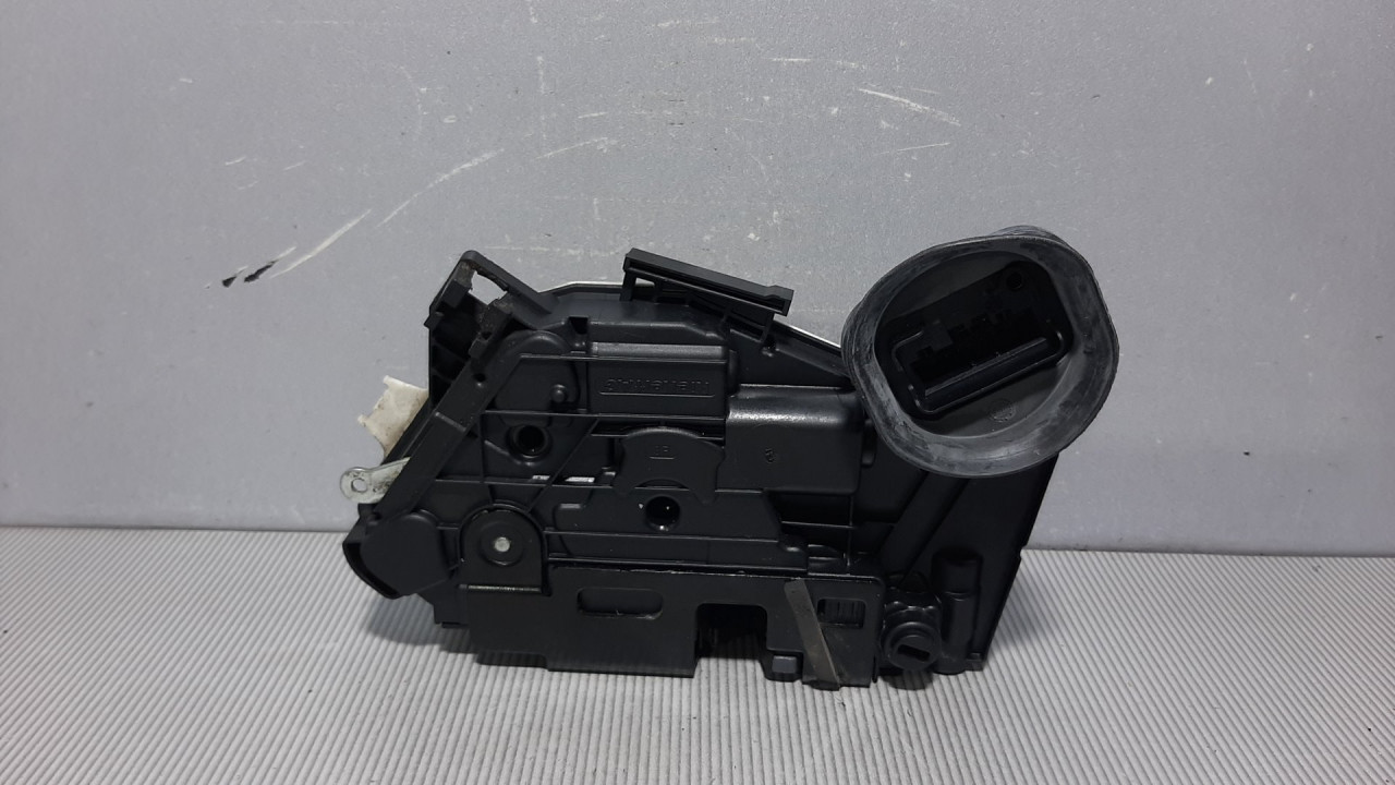 DIJELOVI BRAVA VRATA VW GOLF 6 > 08-12 5K4839016H