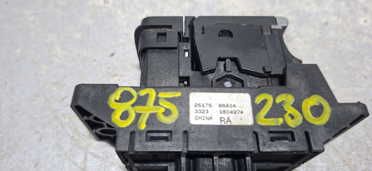 DIJELOVI PREKIDAC NISSAN QASHQAI > 21- 1.5 251756RA0A