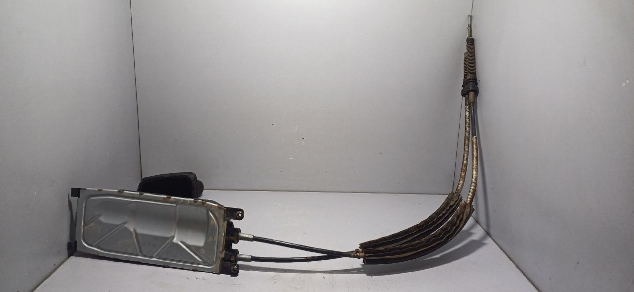 DIJELOVI SALTEBLA SKODA KAROQ > 17- 5Q0711049BT