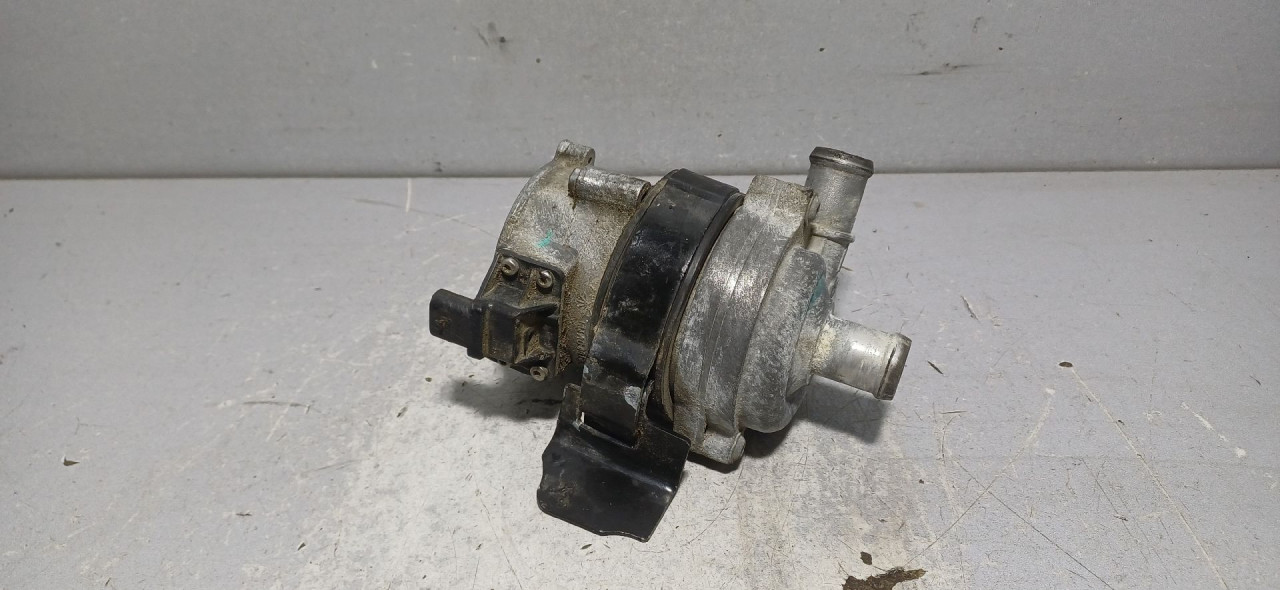 POMOCNA PUMPA VODE AUDI Q5 (FY) > 17 - 20