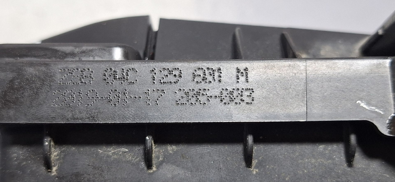 DIJELOVI KUCISTE FILTERA ZRAKA VW T-CROSS > 18- 1.0 04C129601M