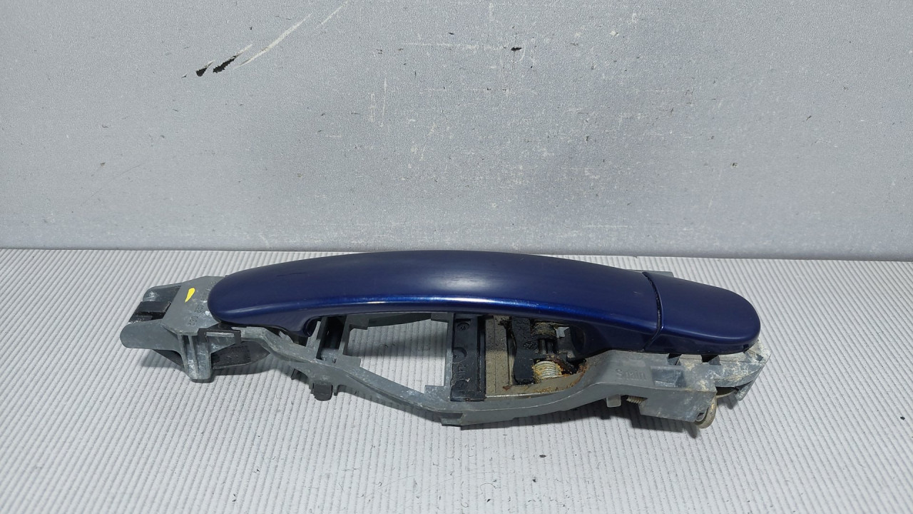 RUCKA VRATA VW PASSAT B5 > 00-05 3B0837885