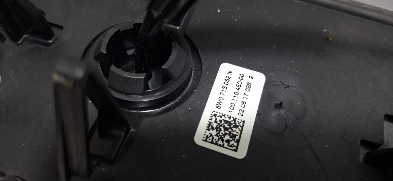 DIJELOVI SALTEBLA AUDI A4 (B9) > 15-18 2.0 8W0713052N