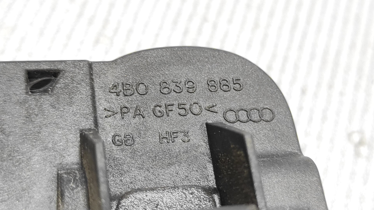 DIJELOVI RUCKA VRATA AUDI A3 > 08-12 4B0839885