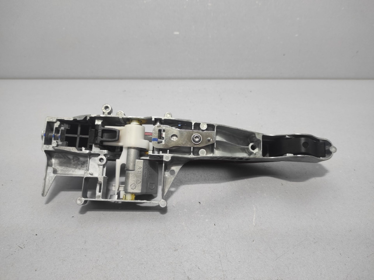 RUCKA VRATA PEUGEOT 208 > 12-15 9680168580