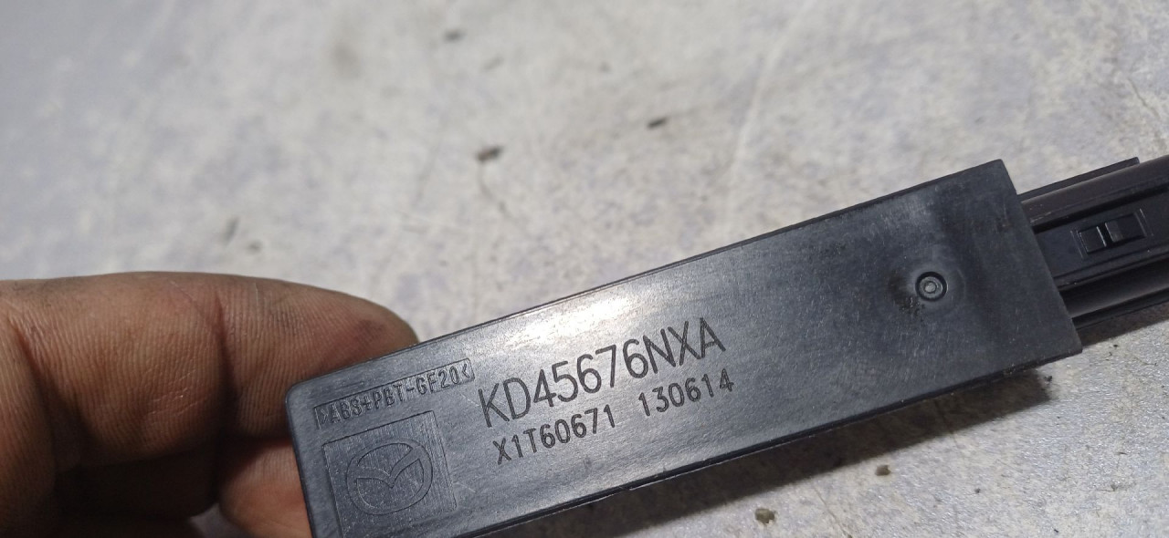 DIJELOVI ANTENA MAZDA CX5 > 12-15 KD45676NXA