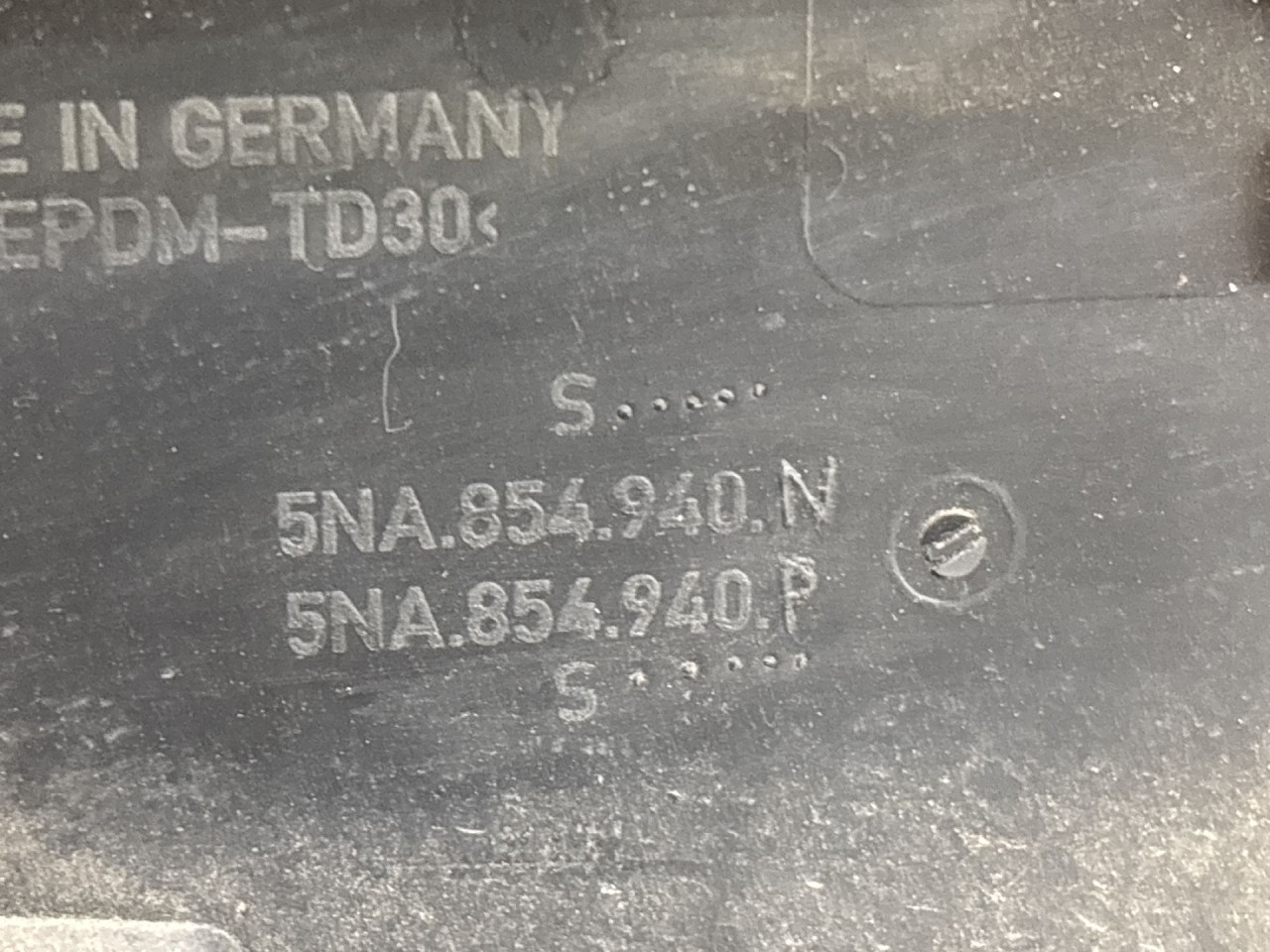 DIJELOVI LAJSNA VW TIGUAN > 16-20 5NA854940N