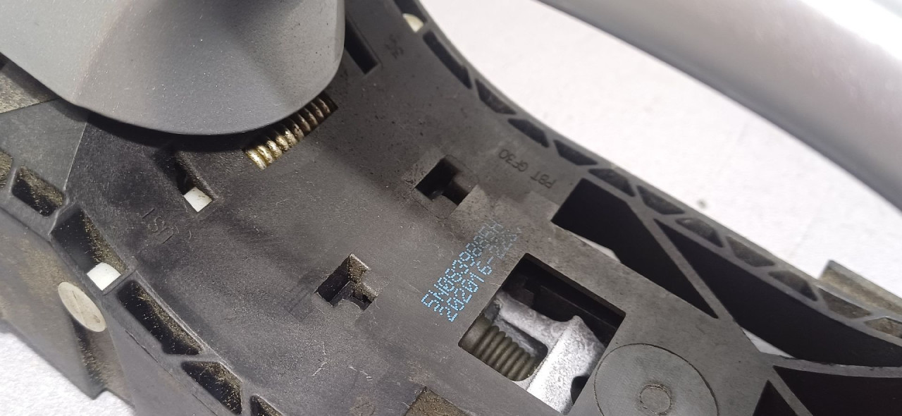 DIJELOVI RUCKA VRATA VW GOLF 7 > 12-16 5N0837017E