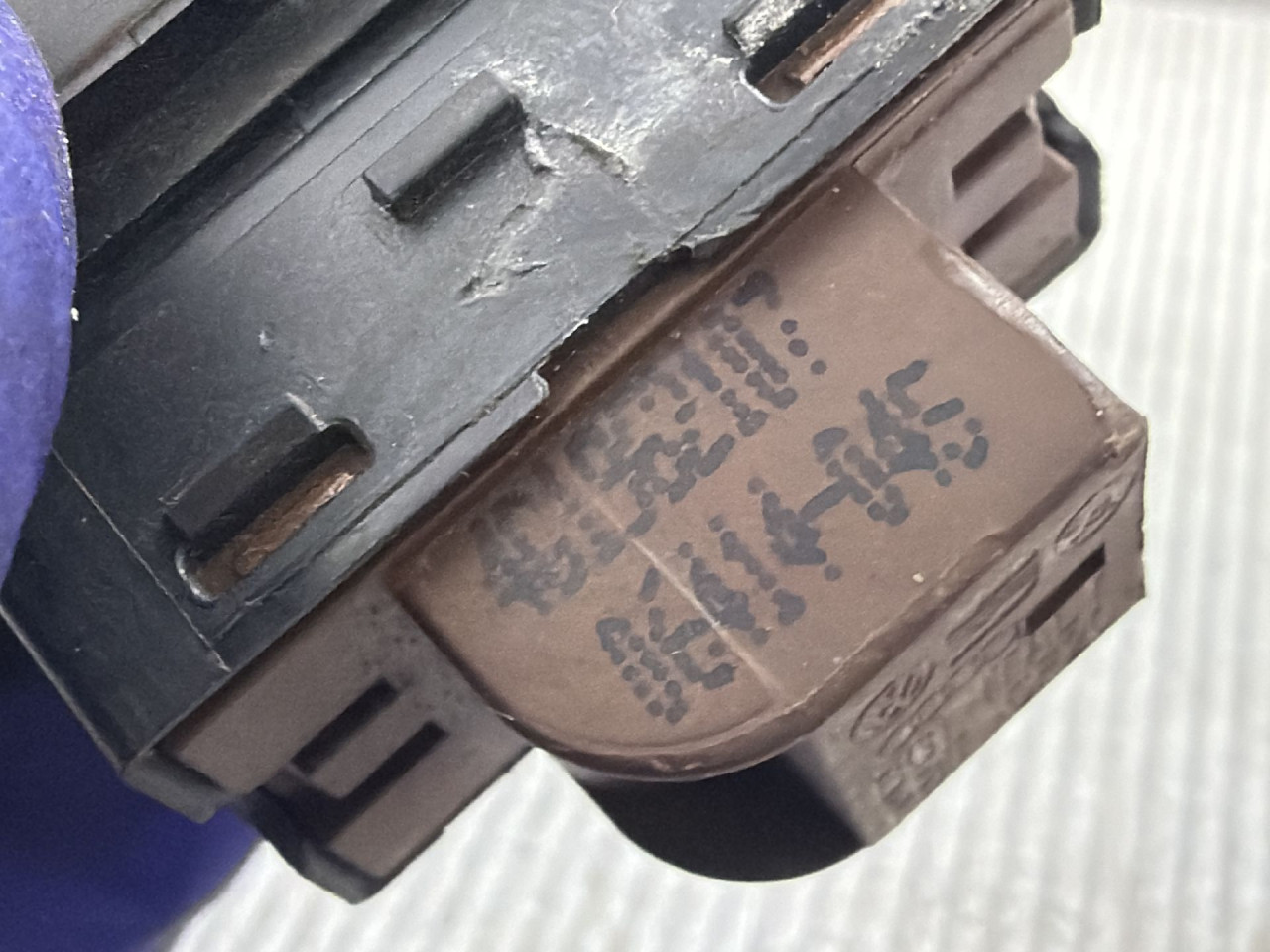 DIJELOVI PREKIDAC AUDI A6 4G > 14-18 3.0 4G1962107