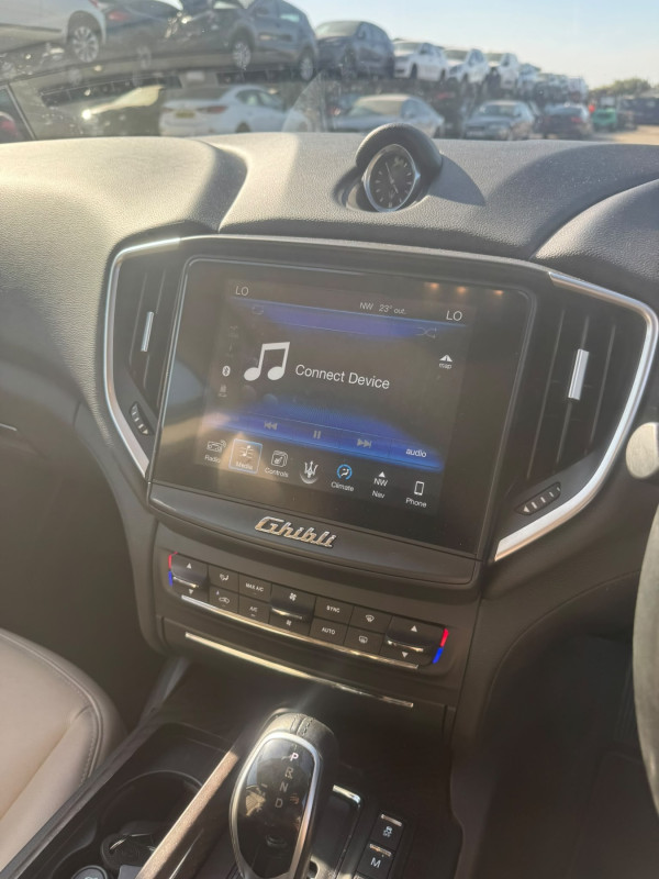 DIJELOVI MASERATI GHIBLI 3.0 DIZEL 2017. MJENJAC MOTOR M15746D