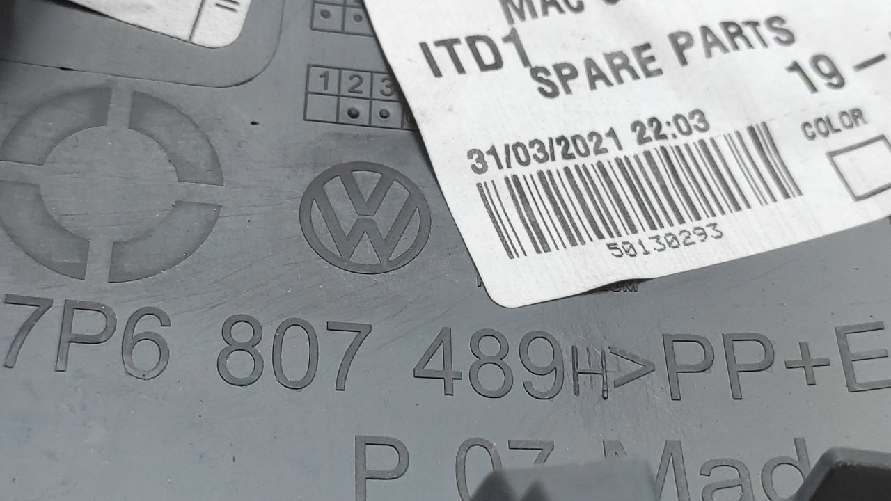 PLASTIKA BRANIKA VW TOUAREG > 14-18 7P6807489H