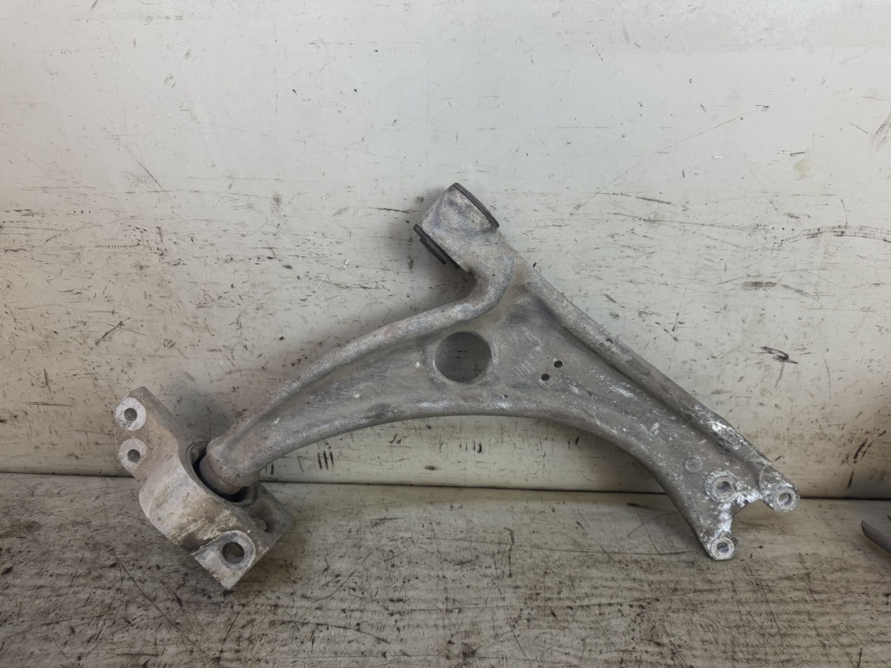 DIJELOVI LAFETA VW TIGUAN > 07-11 2.0 3C0407151G