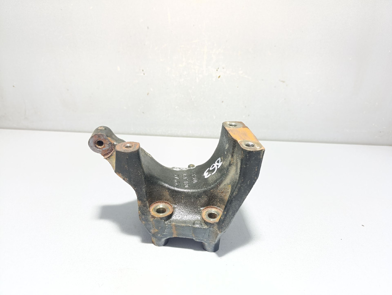 DIJELOVI NOSAC AUDI A6 4G > 14-18 04L131159C