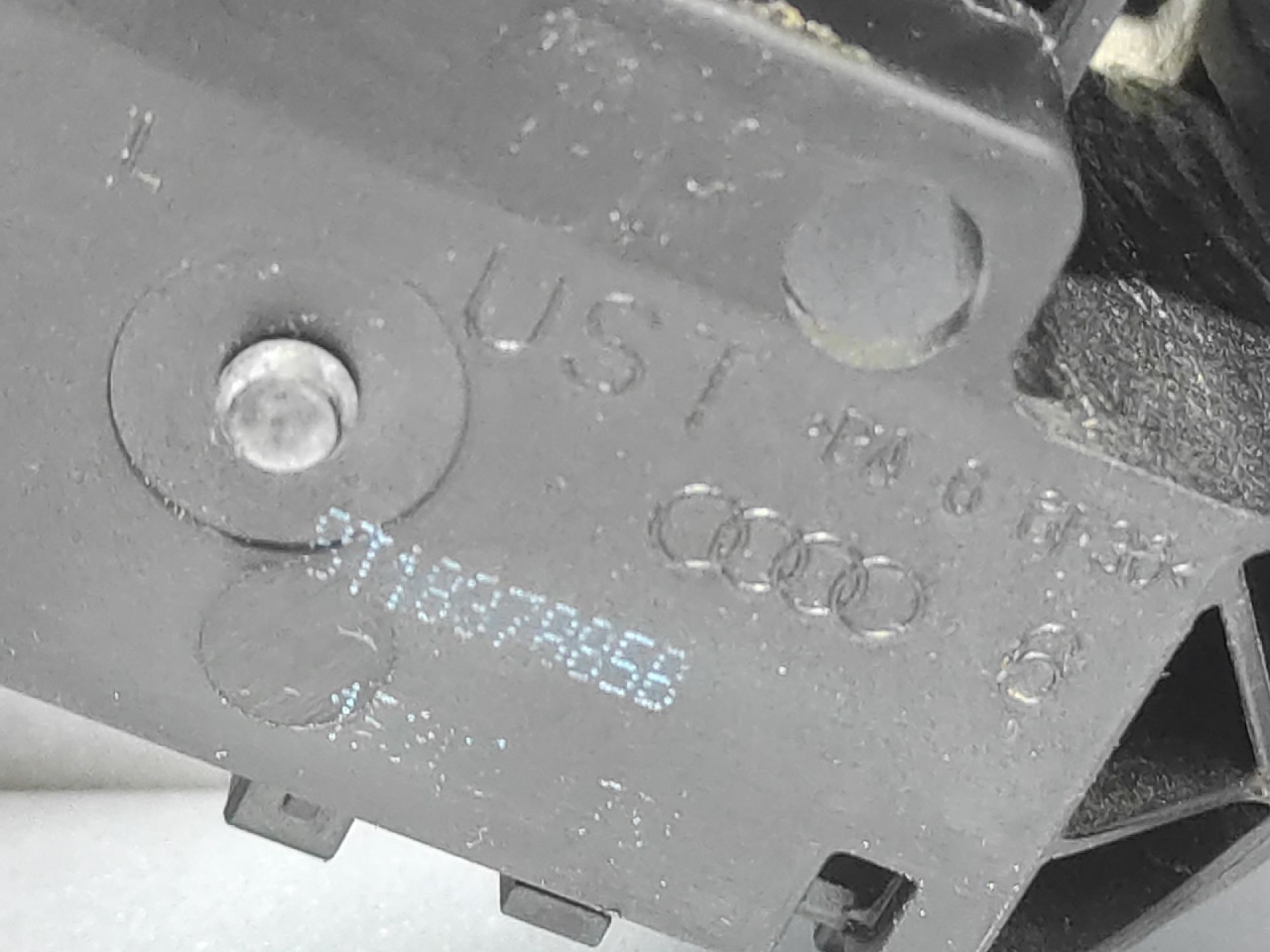 RUCKA VRATA AUDI A4 (B8) > 12-15 8T1837885