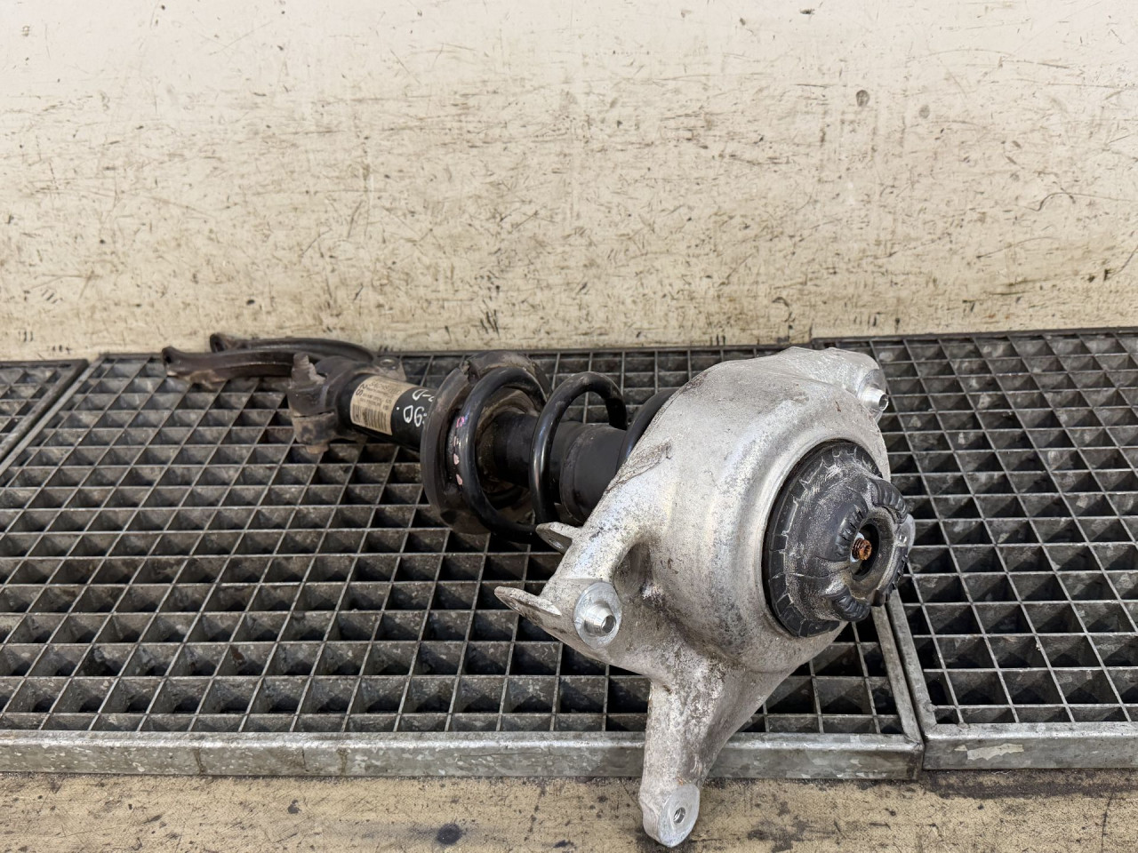DIJELOVI AMORTIZER AUDI A4 (B8) > 12-15 8T0413031AF