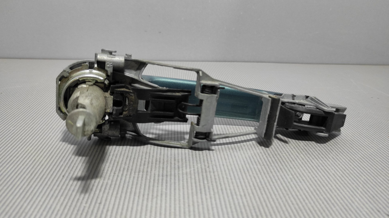 RUCKA VRATA SKODA OCTAVIA > 08-13 1U0837885B