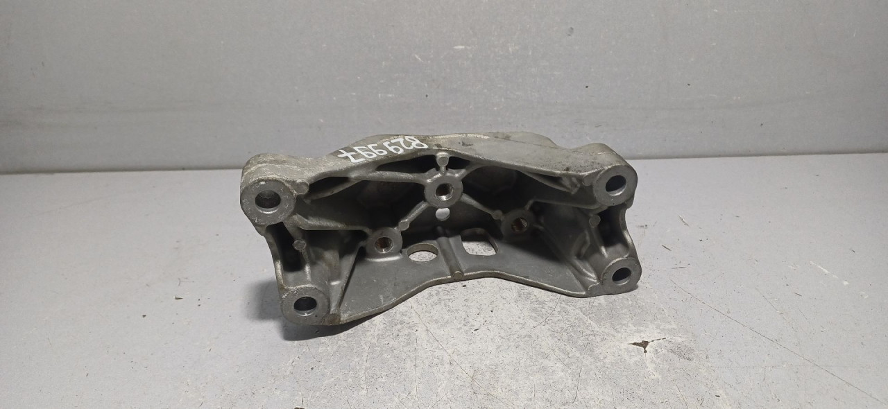 NOSAC MJENJACA SKODA KAROQ > 17- 3Q0199117A