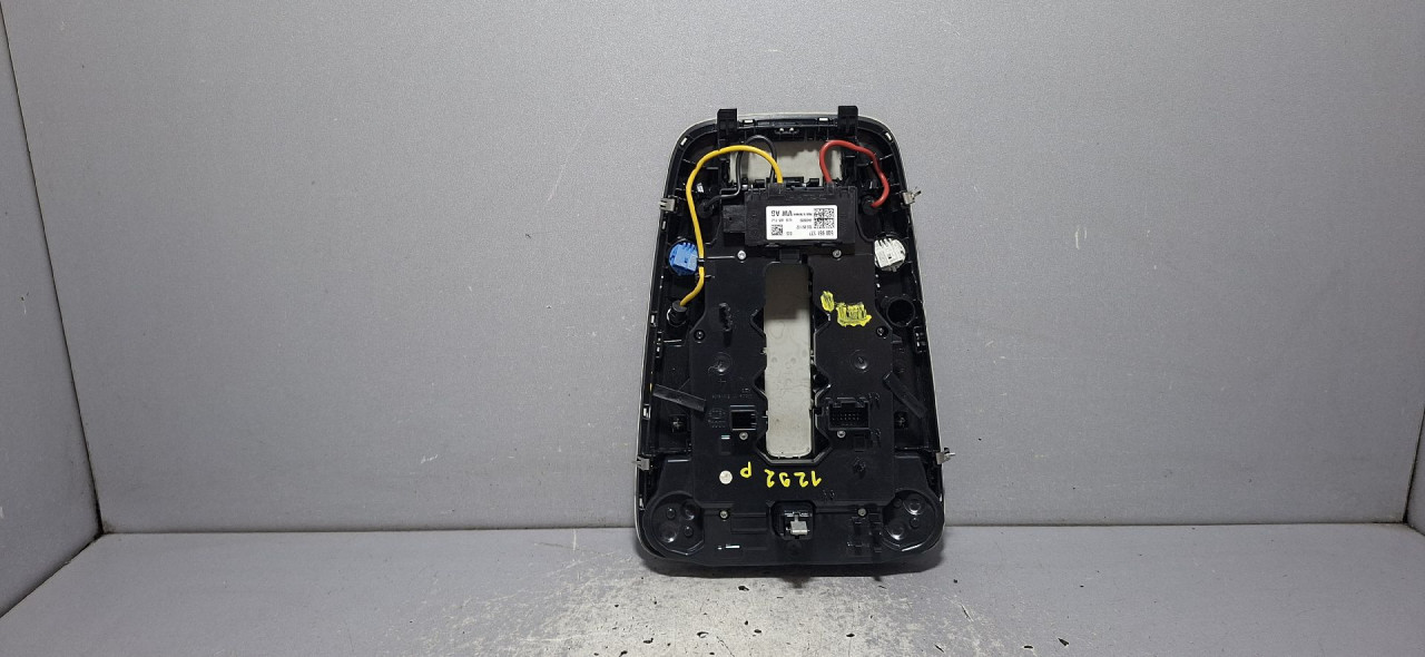 DIJELOVI RASVJETA U KABINI AUDI A4 (B9) > 19- 2.0 4K0947135AE