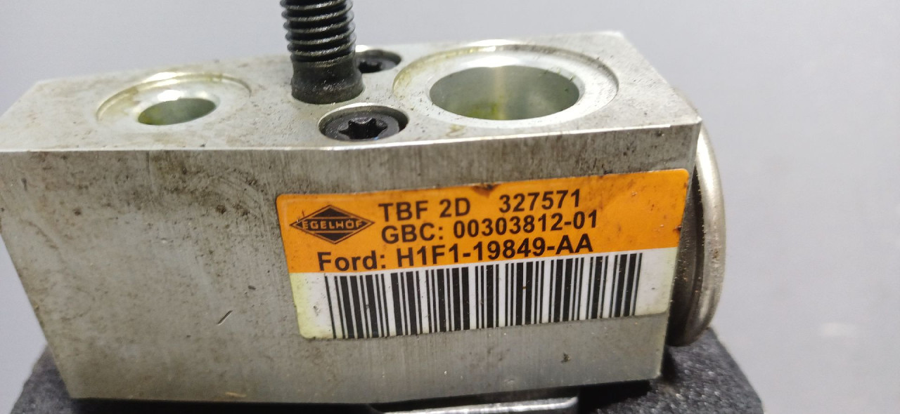 DIJELOVI MALI HLADNJAK FORD FOCUS > 15-18