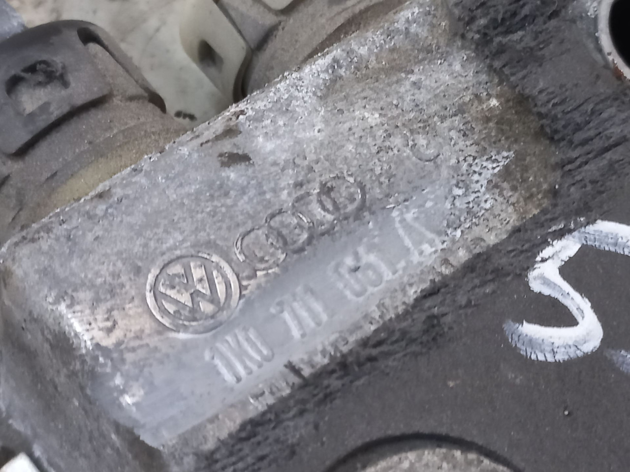 DIJELOVI SALTEBLA VW PASSAT B6 > 05-10 1K0711061A