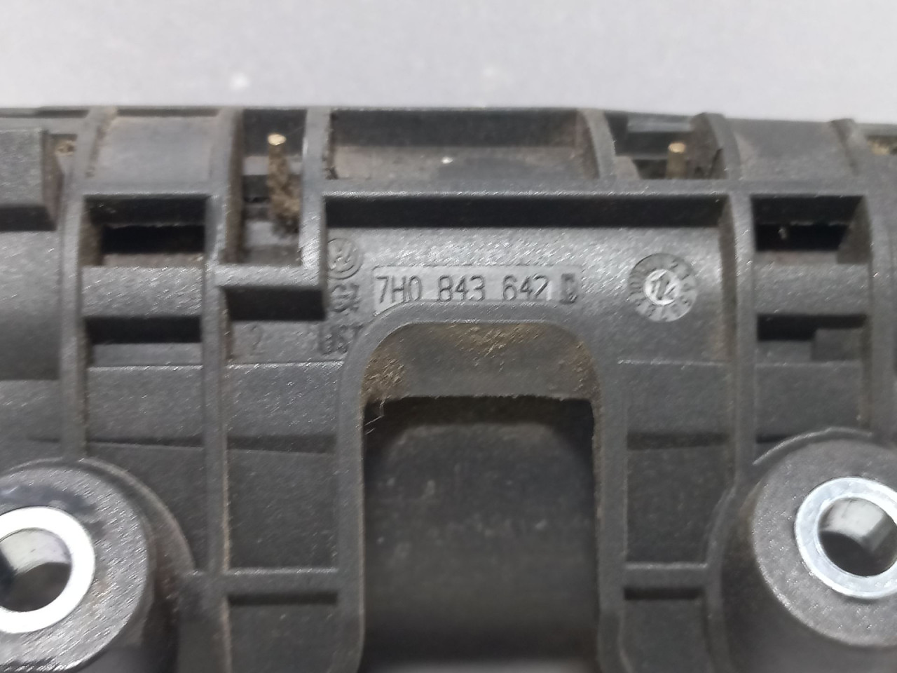 DIJELOVI RUCKA VRATA VW CADDY > 03-10 7H0843642D