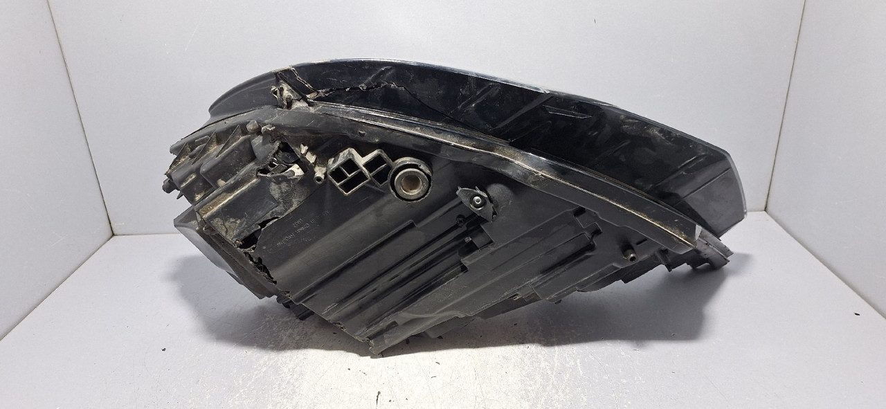 DIJELOVI FAR OSTECEN AUDI A6 4K > 18- 4K0941040