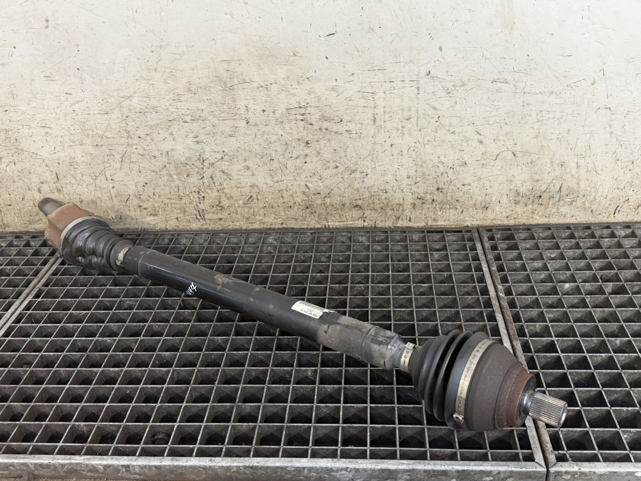 DIJELOVI POLUOSOVINA VW PASSAT B8 > 14-19 2.0 3Q0407272CE