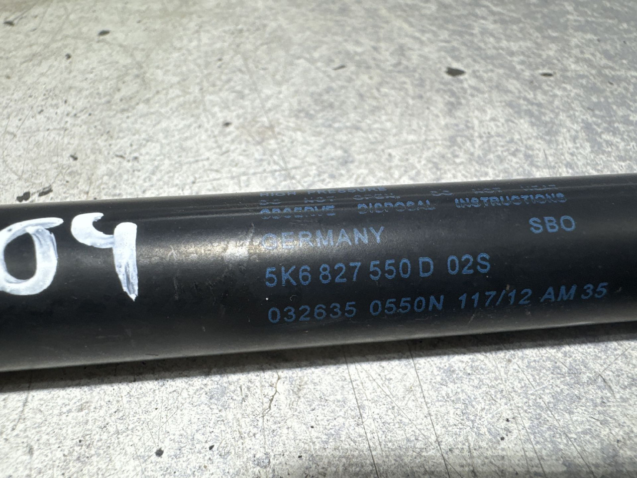AMORTIZER GEPEKA VW GOLF 6 > 08-12 5K6827550D