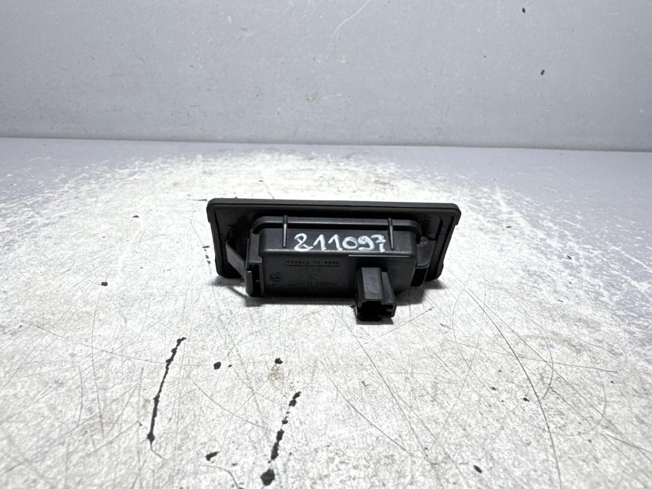 RASVJETA TABLICA SKODA KAROQ > 17- 5NA943021