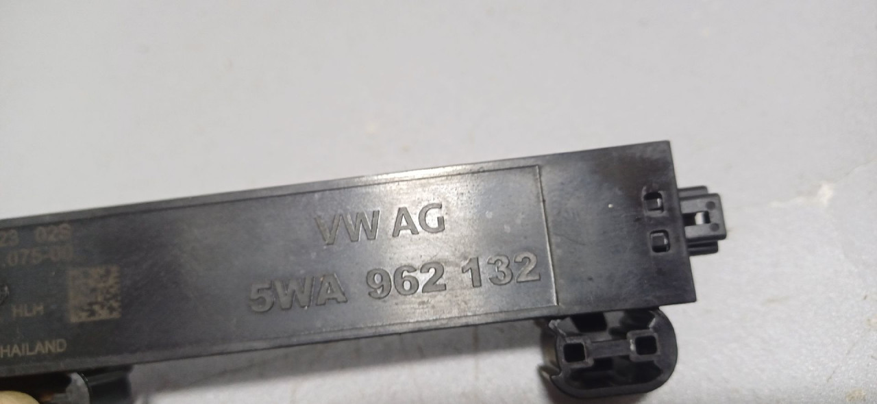 DIJELOVI ANTENA VW GOLF 8 > 19- 5WA962132