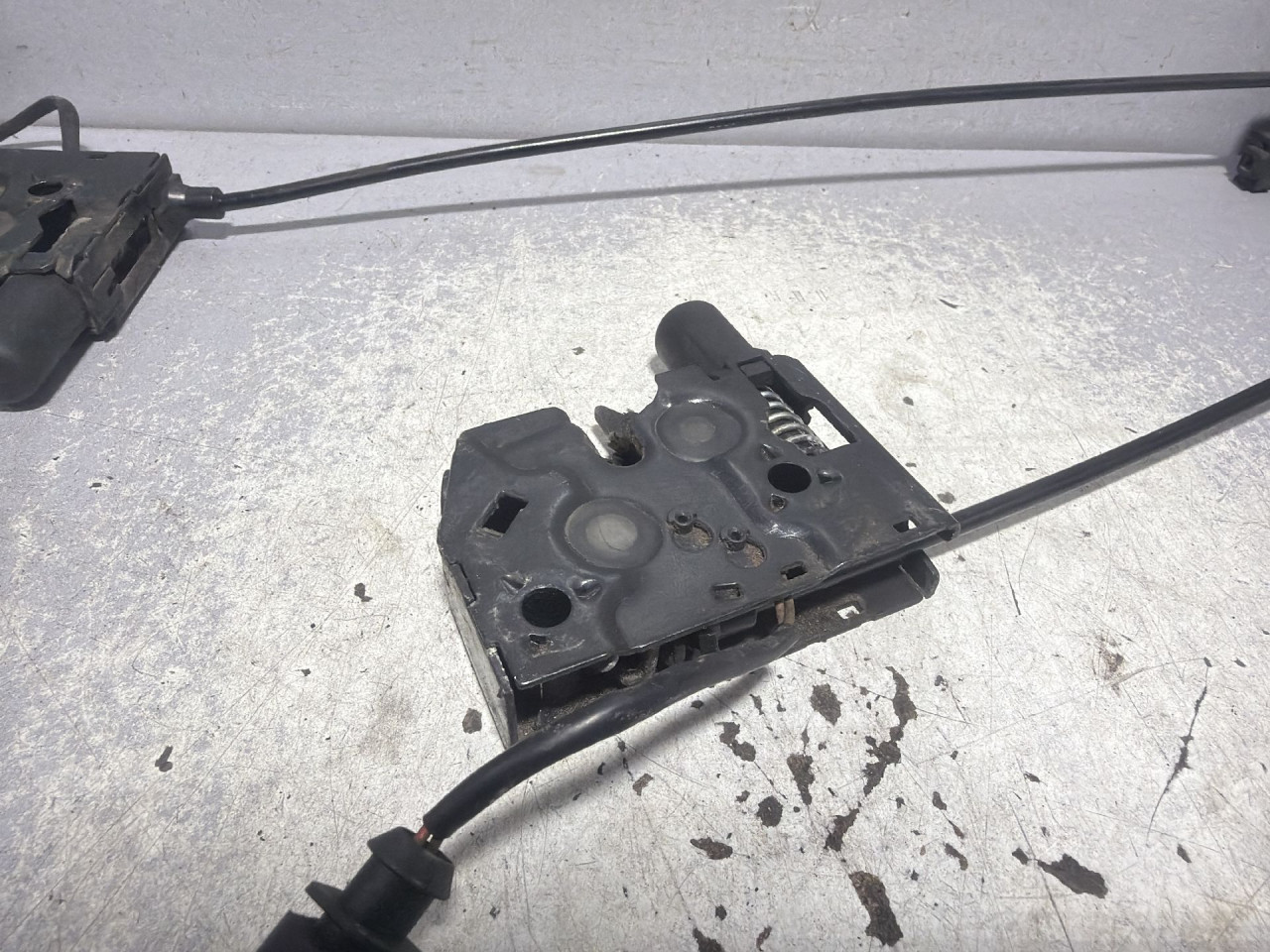 DIJELOVI BRAVA HAUBE AUDI Q3 > 11-15 8U0823509