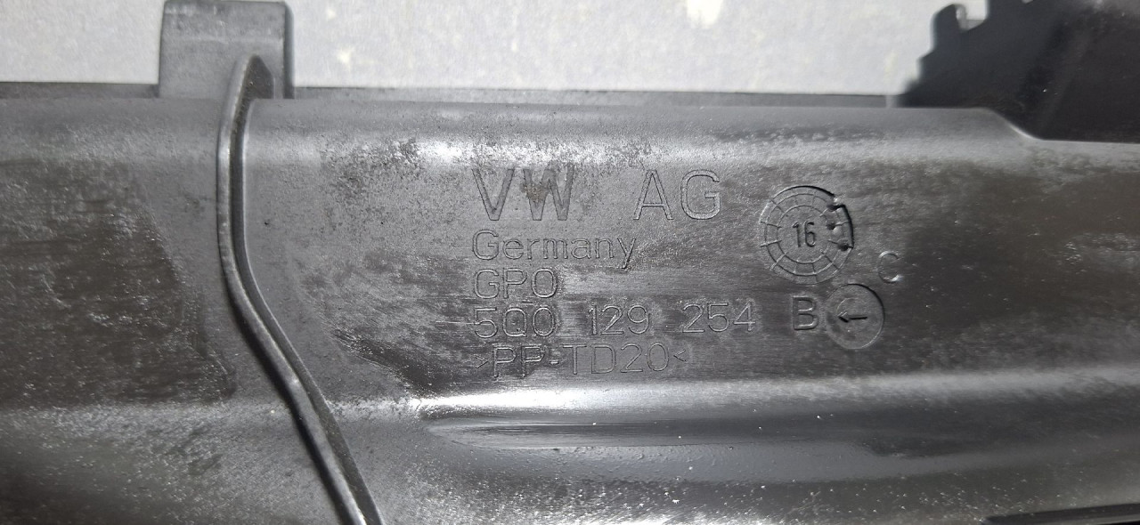 DIJELOVI USMJERIVAC ZRAKA SKODA SUPERB > 15-19 2.0 5Q0129254B