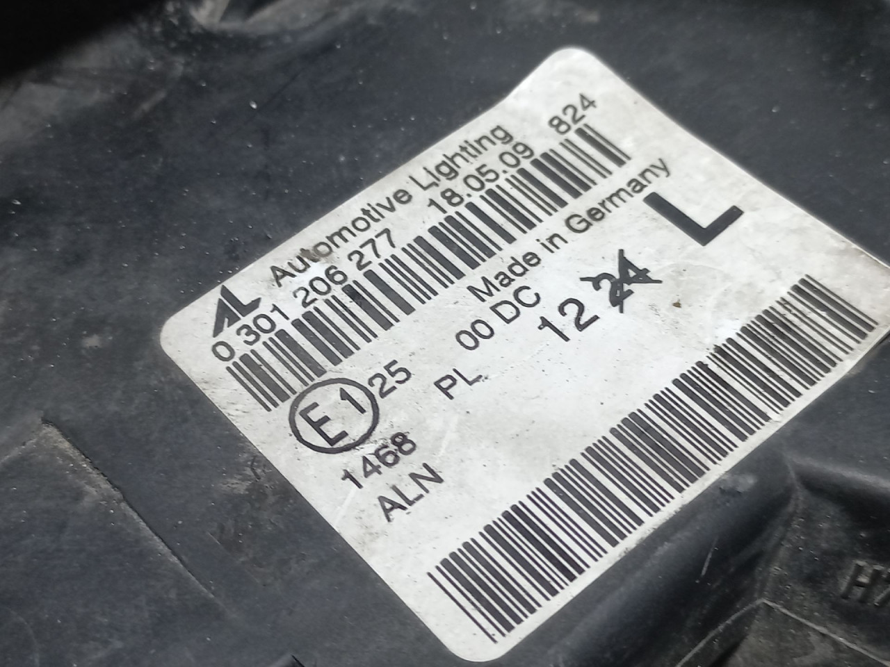 DIJELOVI FAR AUDI A3 > 03-08 0301206277