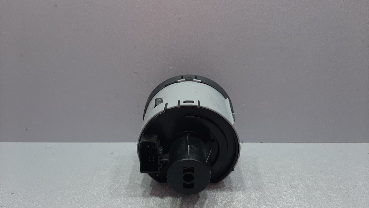 PREKIDACI SVJETLA SKODA OCTAVIA > 13-16 5E0941431D